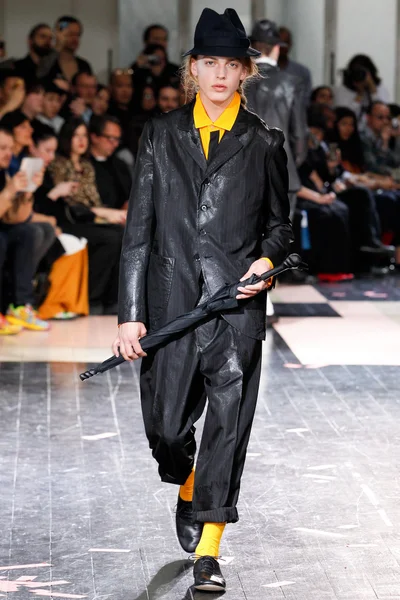 Look 29